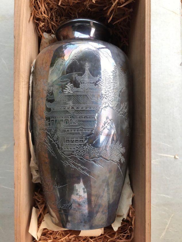 満州時代の銀製花瓶