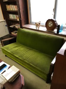 古い昭和のソファ
